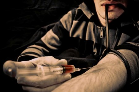 употребление наркотика винт наркоманом через шприц в вену